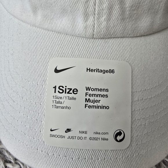 Nike Women's Heritage86 Light Gray Cap - Picture 2 of 5